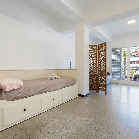 Hauzify I Riera Apartment