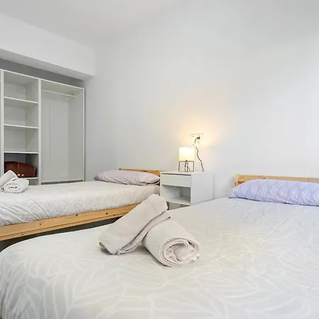 Hauzify I Riera Apartment *